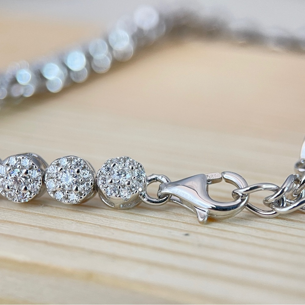 18k Gold Plated S925 Tennis Bracelet with Brilliant Diamond Halo - Picture 3 of 8